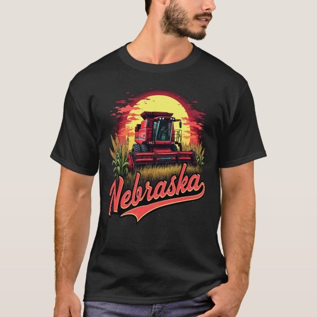 Camiseta Nebraska Sunrise Fazenda Red Combine Tee (Frente)