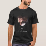 Camiseta Negro minimalista eu amo minha foto de Namorada<br><div class="desc">Escritor de máquina minimalista, elegante de preto e branco, eu adoro minha camisa de foto namorada com espaços grandes e limpos, fonte de máquina de escrever angustiada, texto personalizado com nomes, celebrações de manutenção (casamento, noivado, natal, ano novo ou qualquer evento especial). Estas camisas podem ser presentes de amor simples...</div>