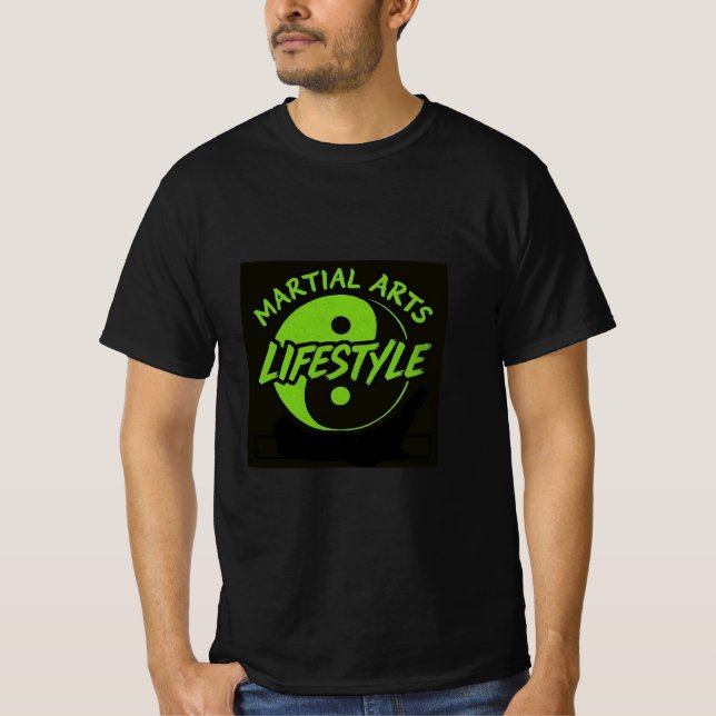 CAMISETA NEGRO T COM LETRA VERDE NEON MARTIAL (Frente)