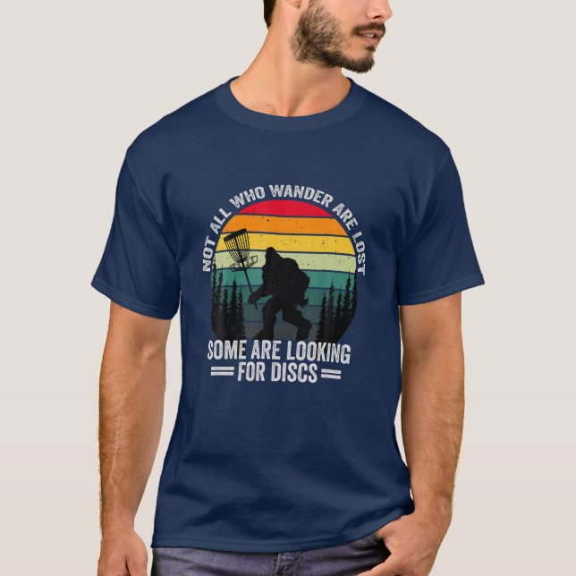 Camiseta Nem Todos Que Andam Perdem Alguns Procurando Disco (Frente)