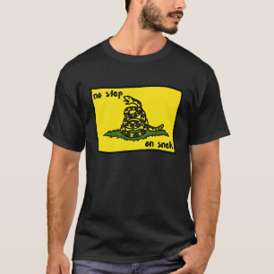 Camiseta Nenhum Passo No Snek Gadsden Flag Memory