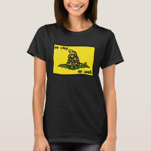 Camiseta Nenhum Passo No Snek Gadsden Flag Memory