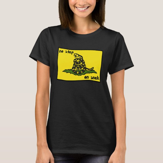 Camiseta Nenhum Passo No Snek Gadsden Flag Memory (Frente)