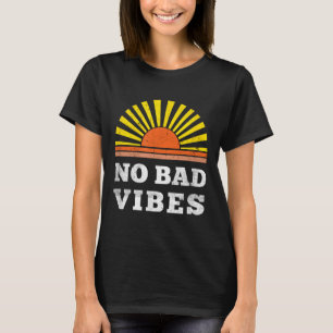 Camiseta Nenhuma Vibração Ruim Verão Retro Atardecer Pense 