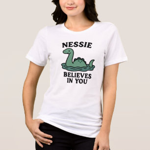 Camiseta Nessie do Lago Ness Fofo Acredita em Você 