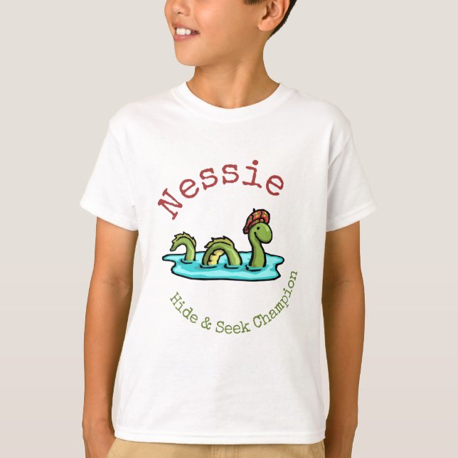 Camiseta Nessie, o monstro do Ness Loch, esconde-se e procu (Frente)