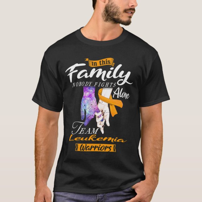 Camiseta Nesta Família Ninguém Luta Sozinha Com A Leucemia  (Frente)