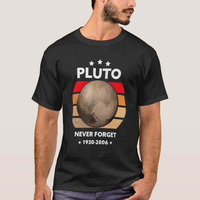 Camiseta Never Forget Pluto Vintage Space (Frente)