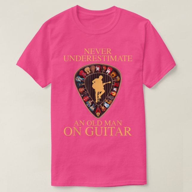 Camiseta Never Underestimate An Old Man On Guitar  (Frente do Design)