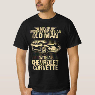 Camiseta Never Underestimate an Old Man with A Corvette Men
