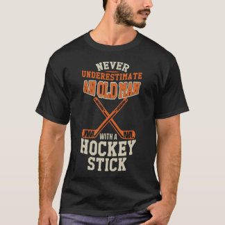 Camiseta Never Underestimate An Old Man With A Stick Old Ma
