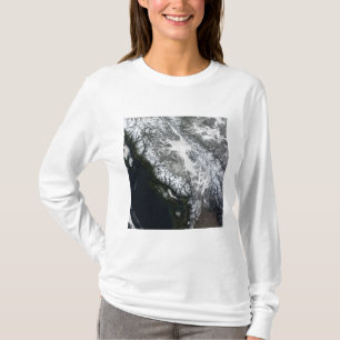 Camiseta Névoa e neve no Columbia Britânica