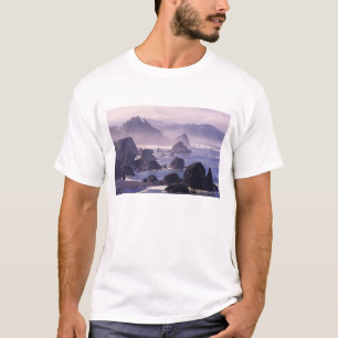 Camiseta Névoa matinal ao longo da costa do Oregon perto de
