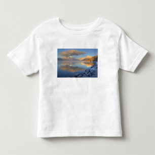 Camiseta Névoa sobe do Lago McDonald em uma tarde muito fri