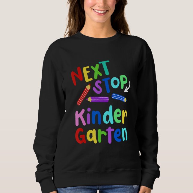 Camiseta Next Stop Kindergarten Preschool Graduation 2023 B (Frente)