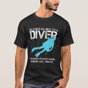 Camiseta Nice A Um Mergulhador Que Mergulha No Mar Submarin