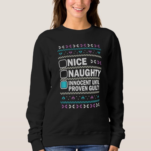 Camiseta Nice Naughty Innocent Until Proven Guilty Christma (Frente)