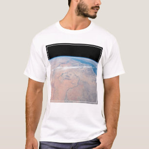 Camiseta Nile River Winding Para Baixo Ao Lado Do Mar Verme