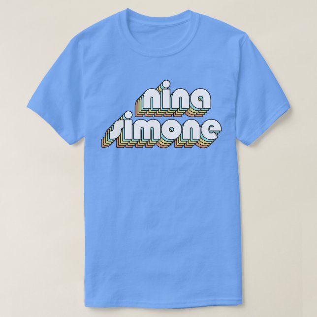 Camiseta Nina Simone Retro Rainbow Tipografia Estilo Desvan (Frente do Design)
