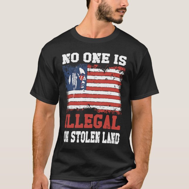 Camiseta Ninguém é ilegal em Imigrante de Indígenas de Terr (Frente)