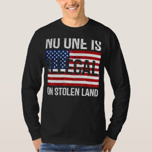 Camiseta Ninguém É Ilegal Na Bandeira Americana Roubada