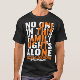 Camiseta Ninguém Nesta Família Luta Sozinha I MS Multiple S