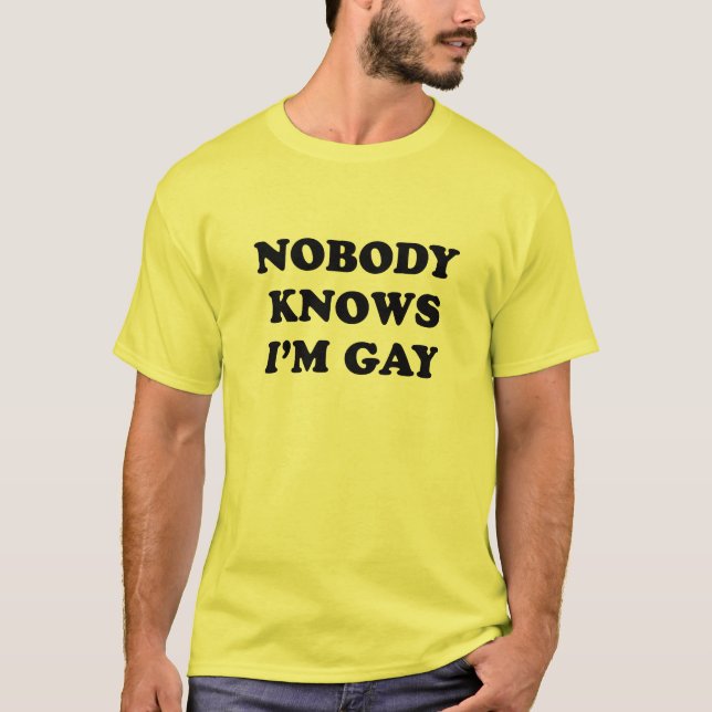 Camiseta Ninguém sabe que eu sou gay (Frente)