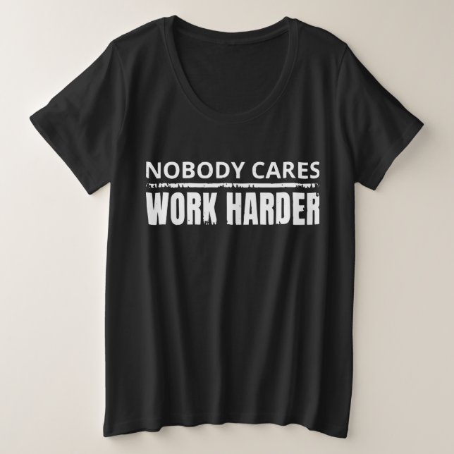 Camiseta Ninguém se importa de trabalhar com mais Malhação  (Frente do Design)