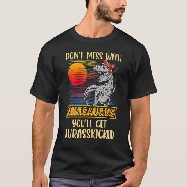 Camiseta Nini Rex Dinossauros Mamãe Saurus (Frente)