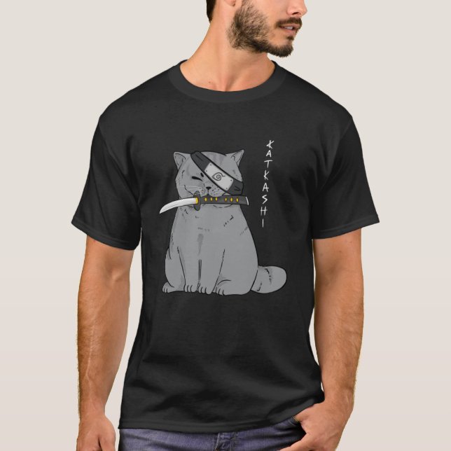 Camiseta Ninja Cat com espada Samurai na boca (Frente)