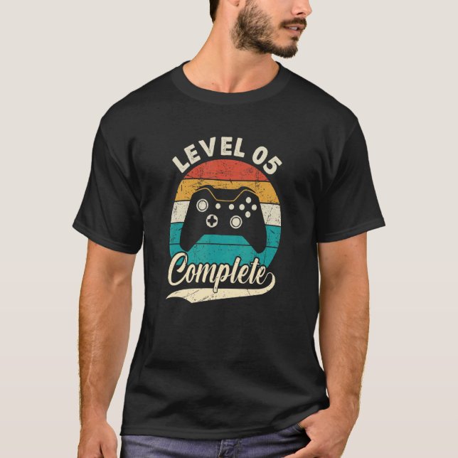 Camiseta Nível 5 Casamento De 5 Completado Para Ele (Frente)