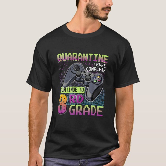 Camiseta Nível De Quarentena Completado De Volta Para A Esc (Frente)