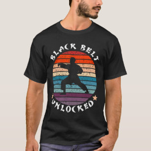 Camiseta Nível do cinto preto de alcance desbloqueado Karat