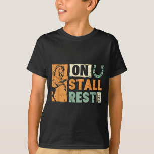 Camiseta No descanso do estábulo amante de cavalos equestre