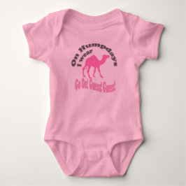 Camiseta No dia da corcunda eu visto rosa e camelo