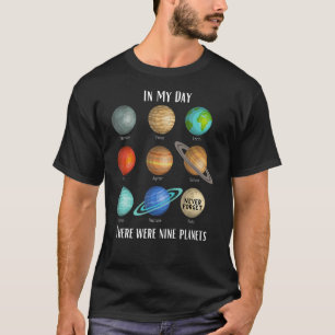 Camiseta No meu dia havia 9 planetas, Plutão Nunca Esquece
