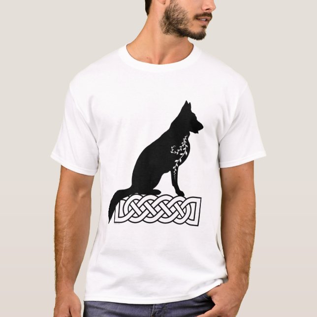 Camiseta Nó Negra do Marinheiro do german shepherd Loki (Frente)