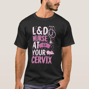 Camiseta No Seu Trabalho Cervix E Na Enfermeira De Parto, A
