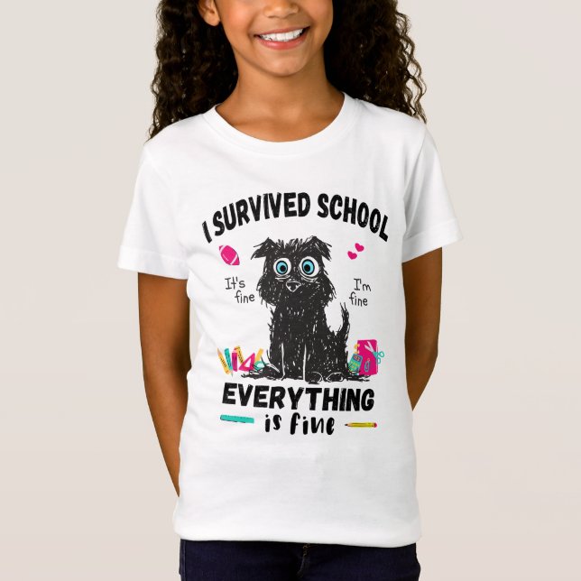 Camiseta No último dia de escola, sobrevivi à escola (Frente)