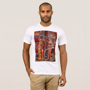 Camiseta No Velho Caminhão de Fogo