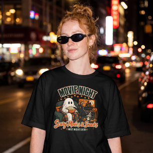 Camiseta Noite de Filme Fantasma Aconchegante Sofá de Hal