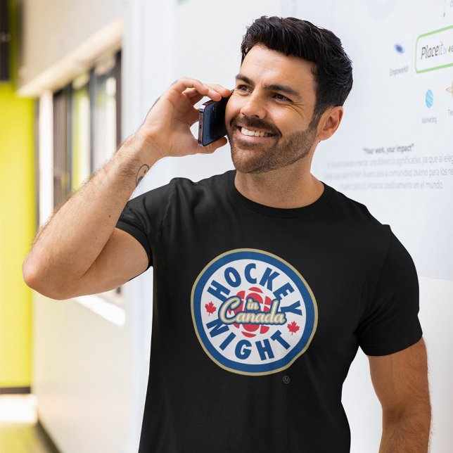 Camiseta Noite de Hockey em Fine Jersey no Canadá (Person wearing t-shirt)