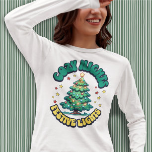 Camiseta Noites Cozy, Luzes Festivas, Árvore de Natal