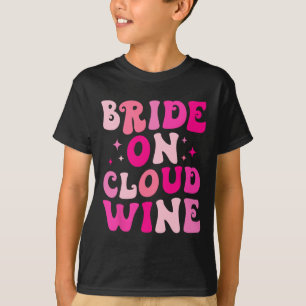 Camiseta Noiva na Nuvem de Vinho Bebendo Festa de Despedida