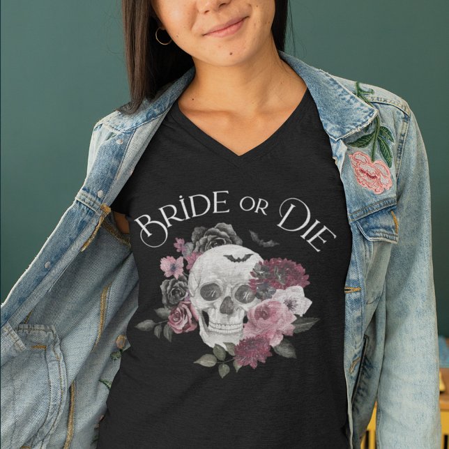 Camiseta Noiva ou Morte Bachelorette Chic Chull Floral (Bride or Die Floral Skull Chic Gothic Bachelorette T-Shirt)