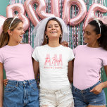 Camiseta Noiva Personalizada| Monograma cor-de-rosa<br><div class="desc">Prepare-se para comemorar em estilo com esta camiseta noiva personalizada que apresenta um fundo monográfico rosa macio e uma letra elegante de script que lê "A Noiva" juntamente com o seu futuro sobrenome. É o lugar perfeito para chás de panela, festas de solteira, fotos de noivado, ou se preparar no...</div>