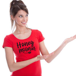 Camiseta Noiva Recém-Casada TRIXIE com Tema Retro dos Anos