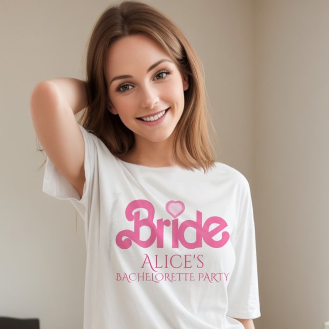 Camiseta Noiva rosa, bonita e personalizada (Trendy pink typography bride to be. Team bride also available for a memorable bachelorette party. )