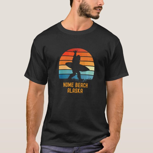 Camiseta Nome Beach Alaska Sasquatch Souvenir (Frente)