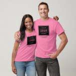 Camiseta Nome comercial rosa personalizado e marca de logot<br><div class="desc">A camisa cor-de-rosa personalizada apresenta o design de logotipo profissional da sua empresa, juntamente com a redação do seu nome comercial, slogan, site, localização ou outras informações que podem ser personalizadas. Basta adicionar o logotipo da sua empresa ao espaço de imagem preto redondo e preencher com o texto preferido. A...</div>